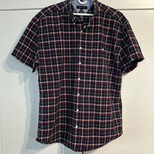 Tommy Hilfiger casual short sleeve button down shirt